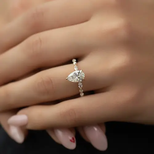 حلقه جواهر مناسب انگشتان ظریف