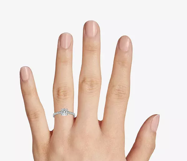 بهترین حلقه نامزدی برای انگشتان ظریف