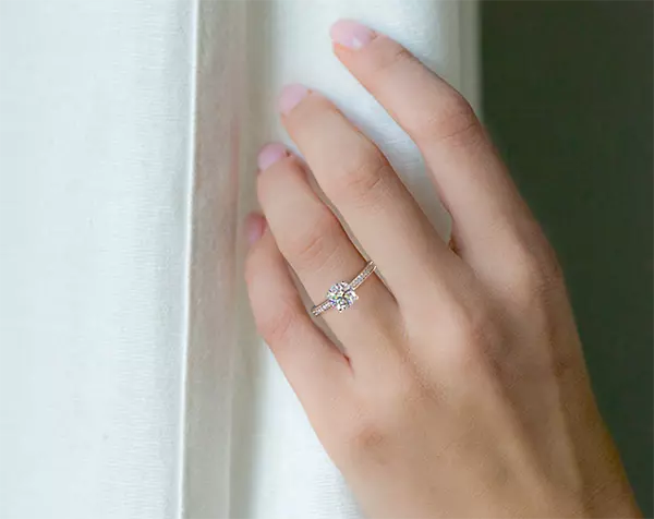 بهترین حلقههای نامزدی برای دستهای کوچک