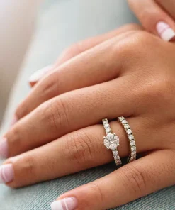 Alternative view of حلقه پشت حلقه جواهر زنانه