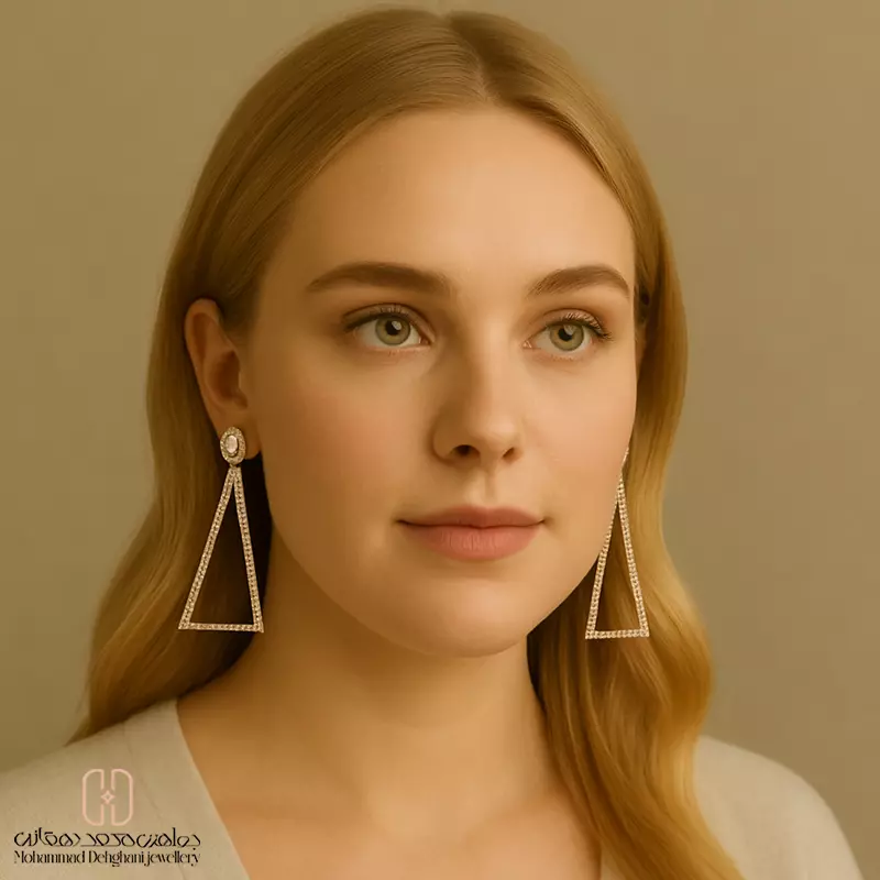 گوشواره جواهر مناسب فرم صورت گرد