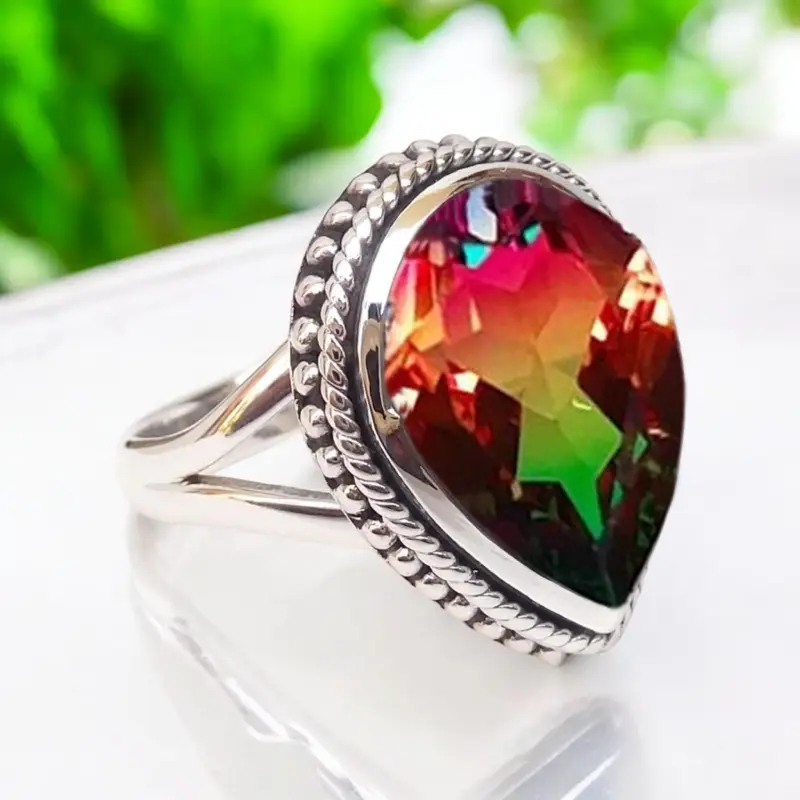 سنگ تورمالین یه عنوان یکی از جواهرات انرژی زا